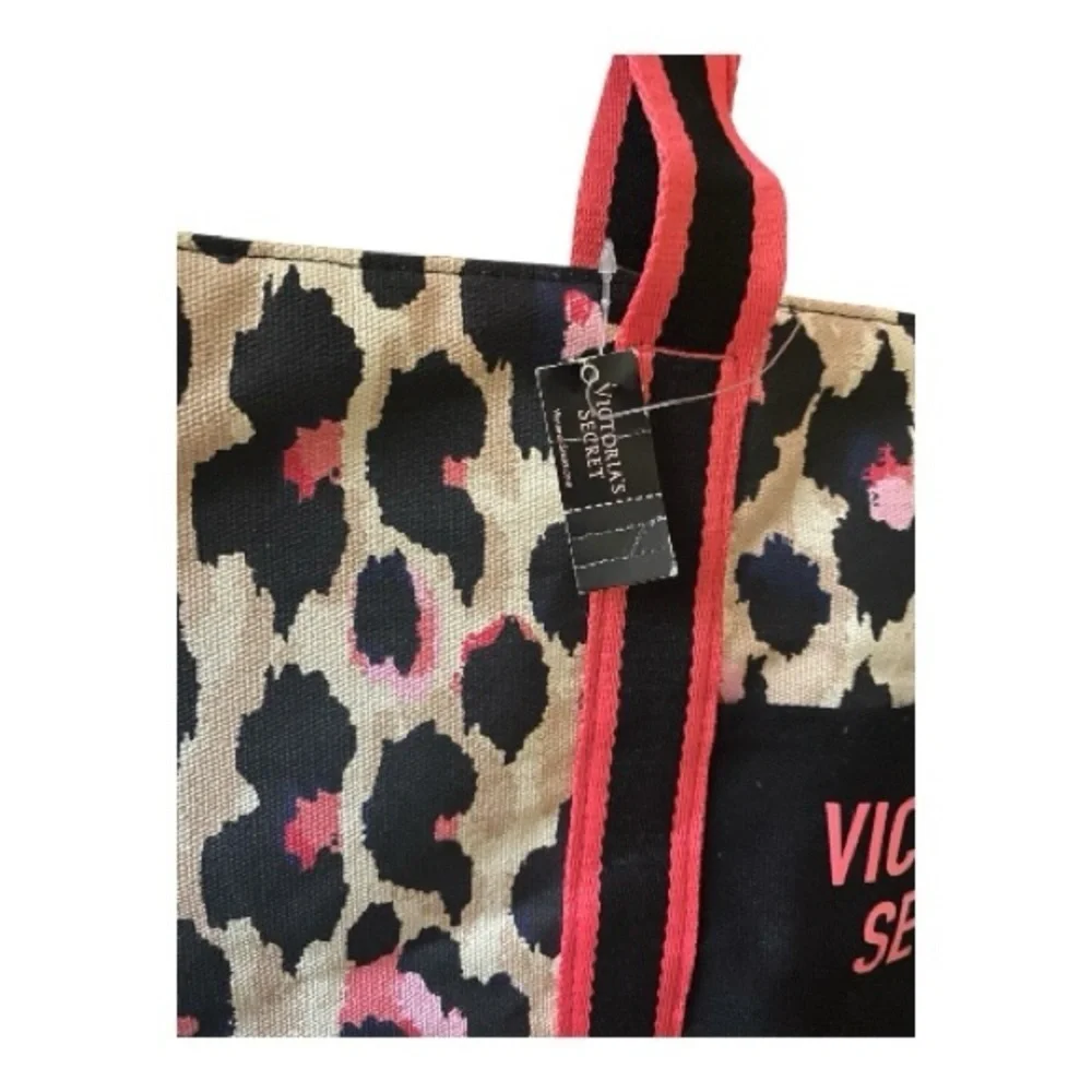NWT-VICTORIAS SECRET-WILD LEOPARD-PINK & BLACK WEEKENDER BAG